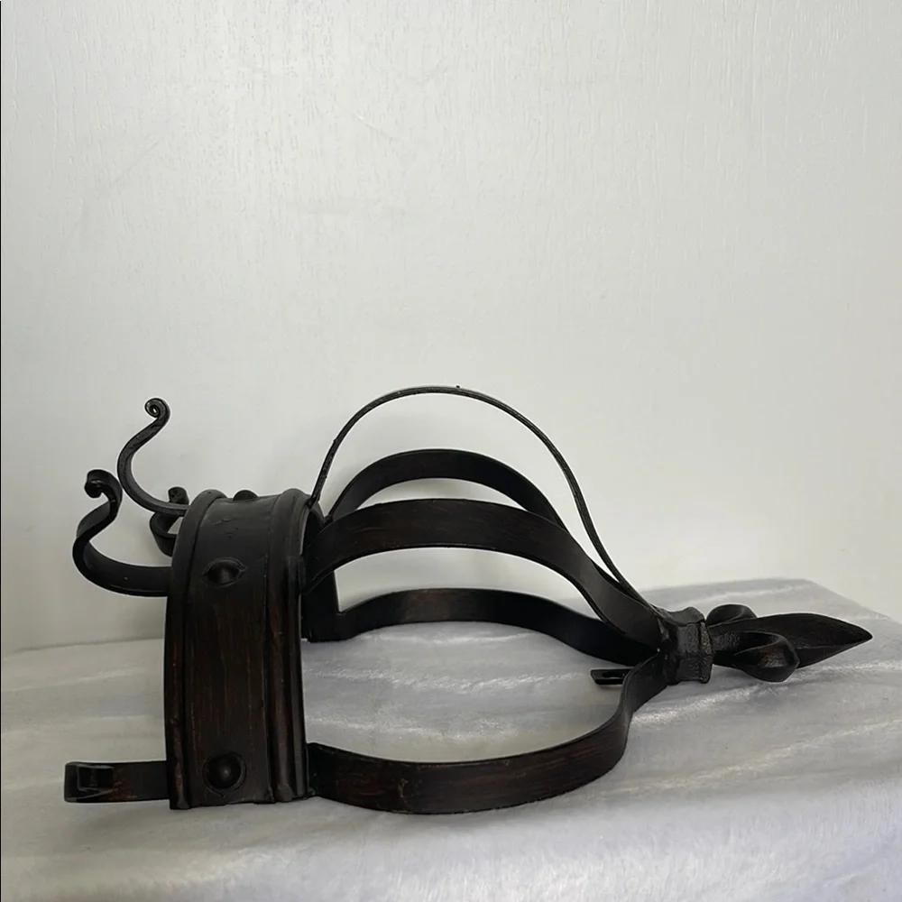 Brass brown Crown Hook Wall Decor with Fleur-de-lis